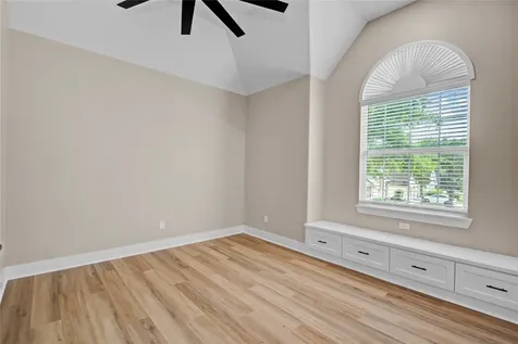 9406 Fern Wood Forest Houston TX 77040