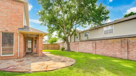 9406 Fern Wood Forest Houston TX 77040