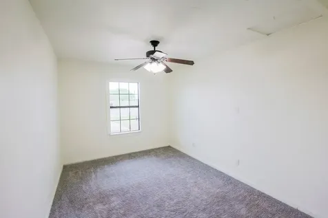 909 E Sarah Street Cuero TX 77954