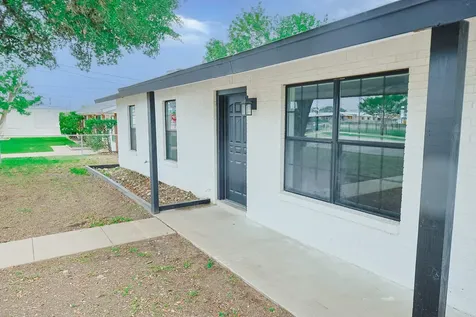 909 E Sarah Street Cuero TX 77954