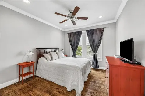 635 13th Street Houston TX 77008