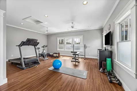 635 13th Street Houston TX 77008