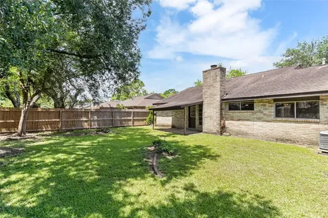 14 Sarita Road Angleton TX 77515