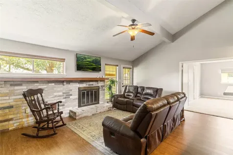 14 Sarita Road Angleton TX 77515