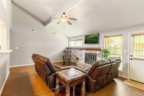 14 Sarita Road Angleton TX 77515