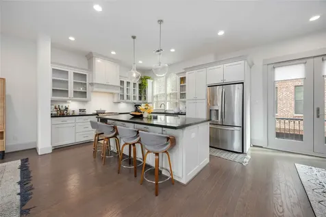 2825 Hicks Street Houston TX 77007