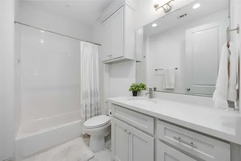 2825 Hicks Street Houston TX 77007