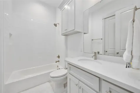 2825 Hicks Street Houston TX 77007