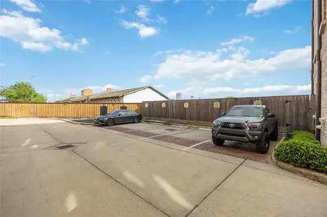 2825 Hicks Street Houston TX 77007