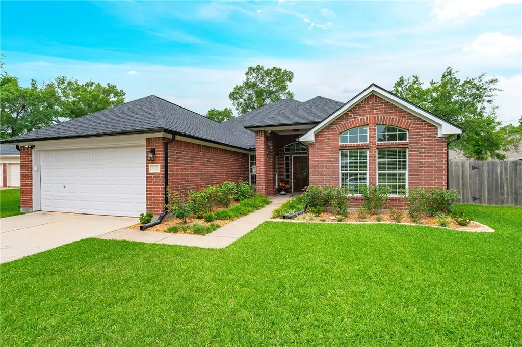 615 N Starboard Street Crosby TX 77532