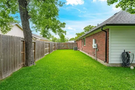 615 N Starboard Street Crosby TX 77532