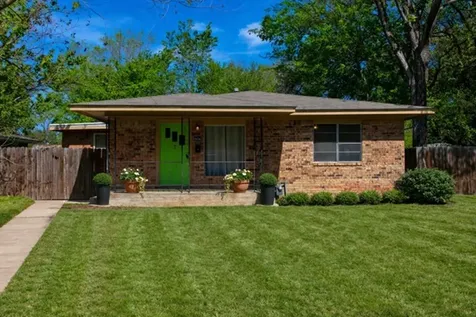 606 Wheelock Street Hearne TX 77859