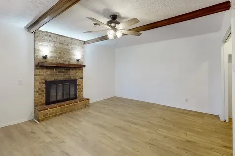606 Wheelock Street Hearne TX 77859