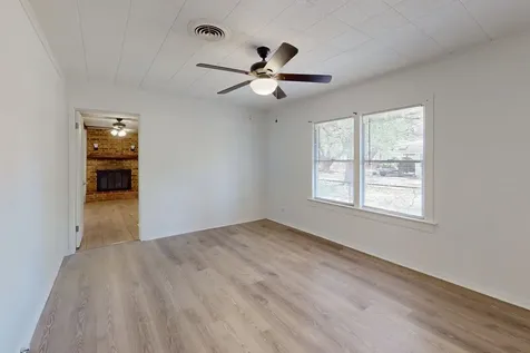 606 Wheelock Street Hearne TX 77859
