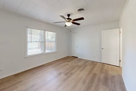 606 Wheelock Street Hearne TX 77859