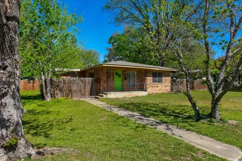 606 Wheelock Street Hearne TX 77859