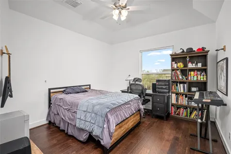 5319 Braesheather Drive Houston TX 77096