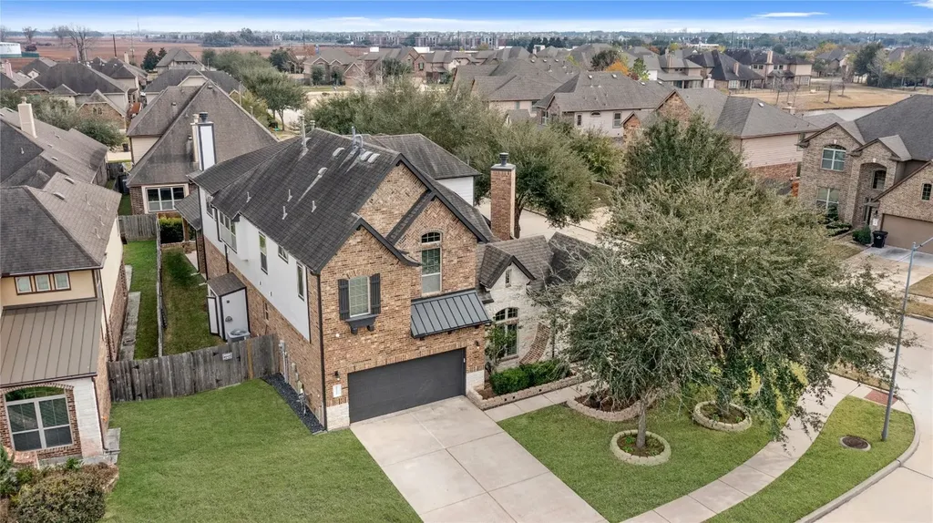 13735 Contour Court Richmond TX 77407