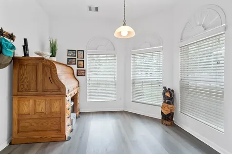 5003 Forest Hurst Glen Spring TX 77373