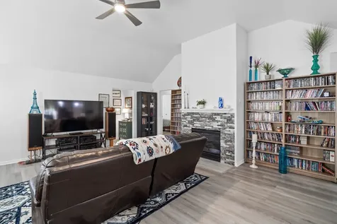 5003 Forest Hurst Glen Spring TX 77373