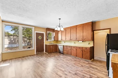 327 12th Street Somerville TX 77879