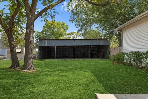 327 12th Street Somerville TX 77879