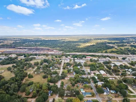 327 12th Street Somerville TX 77879