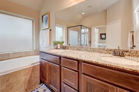 3007 Tamara Creek Lane Pearland TX 77584