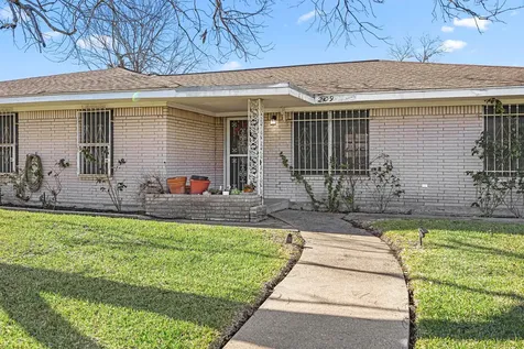 2109 Britton Street Baytown TX 77520