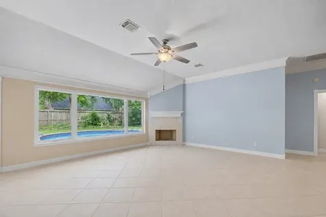 911 Lake Country Drive Seabrook TX 77586