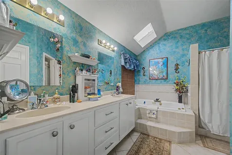 911 Lake Country Drive Seabrook TX 77586