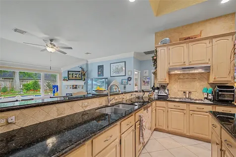 911 Lake Country Drive Seabrook TX 77586
