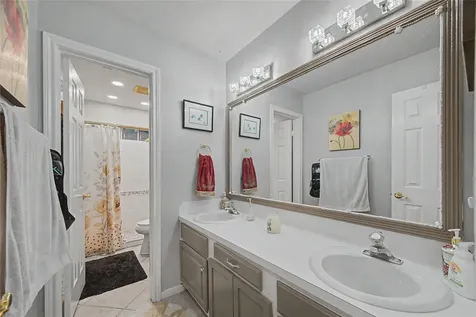 911 Lake Country Drive Seabrook TX 77586