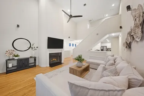 5817 Darling Street D Houston TX 77007