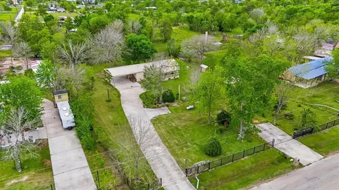 368 County Road 4891 Dayton TX 77535
