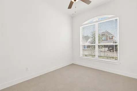 4916 Northern Woods Dr Drive Spring TX 77386