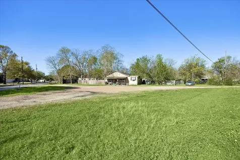 805 Frydek Road Sealy TX 77474