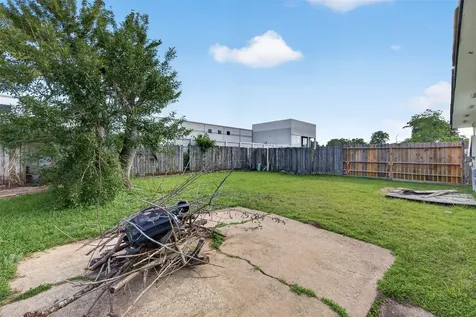 8203 Lone Quail Drive Houston TX 77489