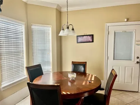 3301 Roya Court Port Arthur TX 77642