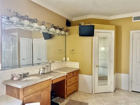 3301 Roya Court Port Arthur TX 77642