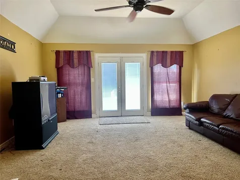 3301 Roya Court Port Arthur TX 77642