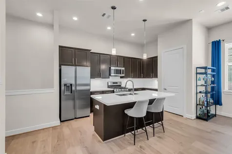 144 Knightsbridge Park Lane Houston TX 77018