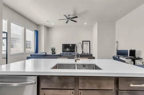 144 Knightsbridge Park Lane Houston TX 77018