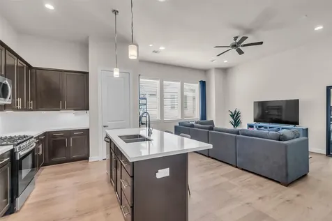 144 Knightsbridge Park Lane Houston TX 77018