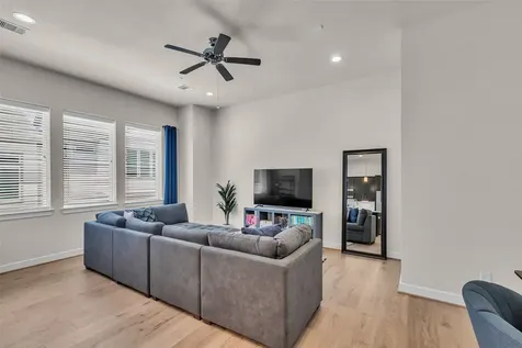 144 Knightsbridge Park Lane Houston TX 77018
