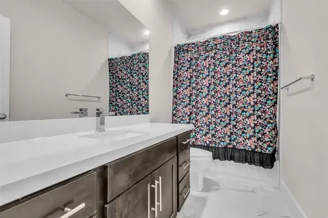 144 Knightsbridge Park Lane Houston TX 77018