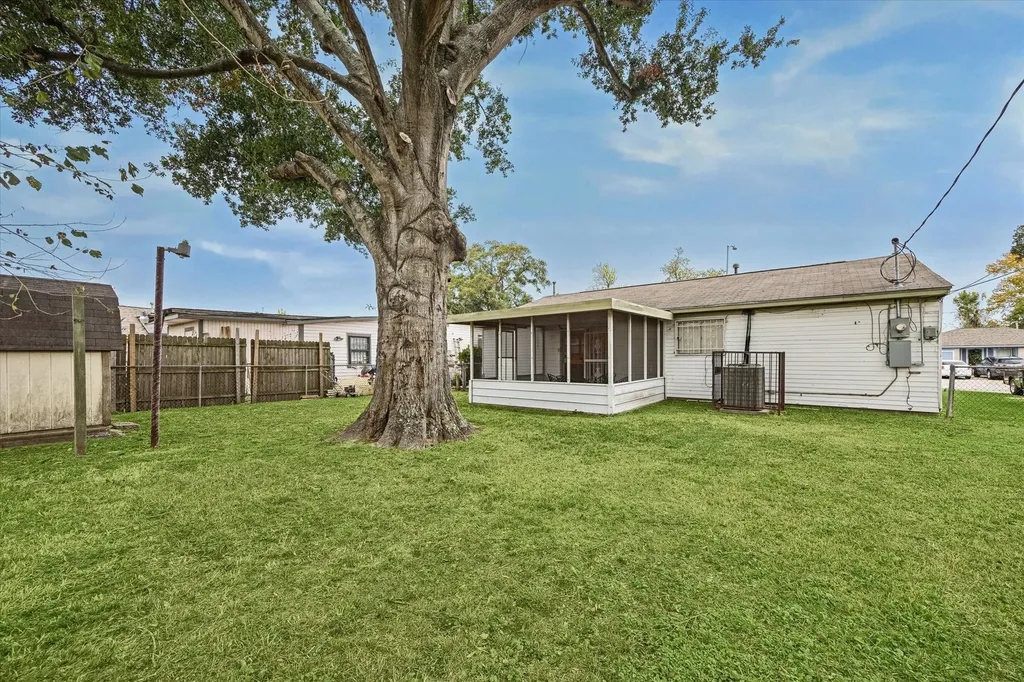 3201 Proswimmer Street Houston TX 77088