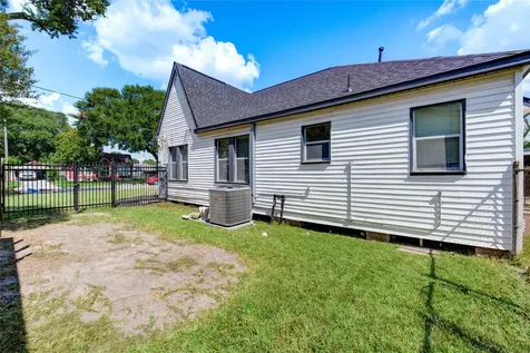 814 Sue Street Houston TX 77009