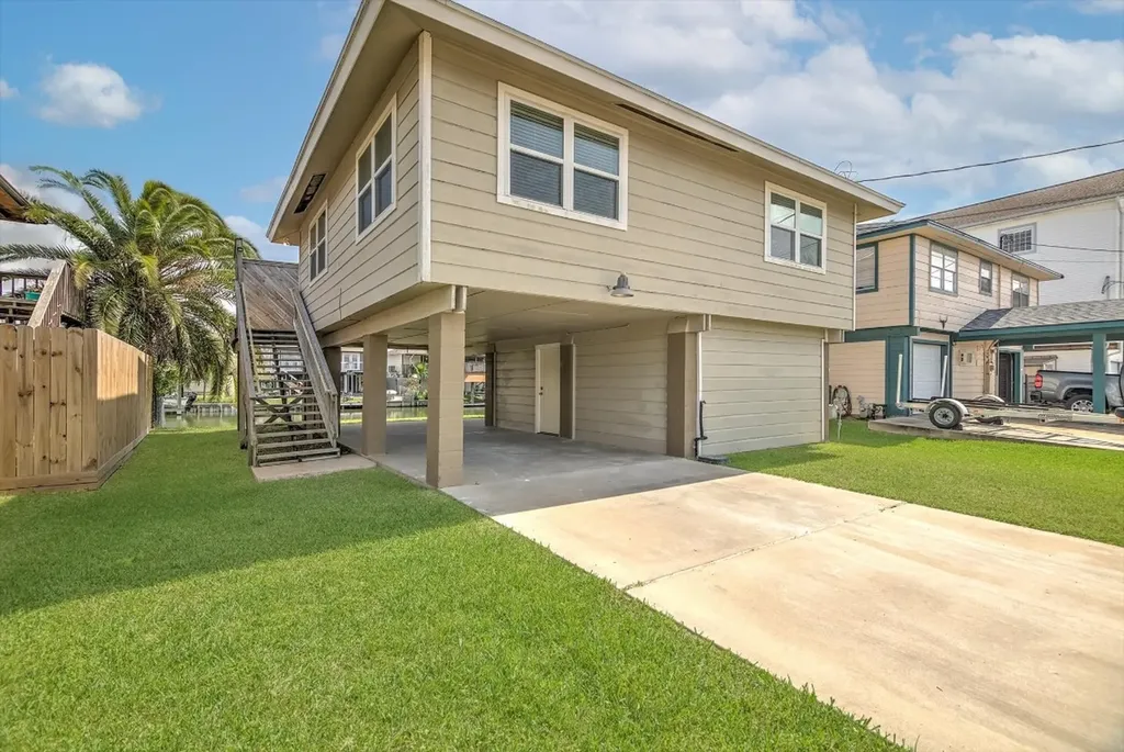 505 Pompano Street Bayou Vista TX 77563