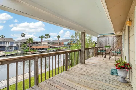 505 Pompano Street Bayou Vista TX 77563